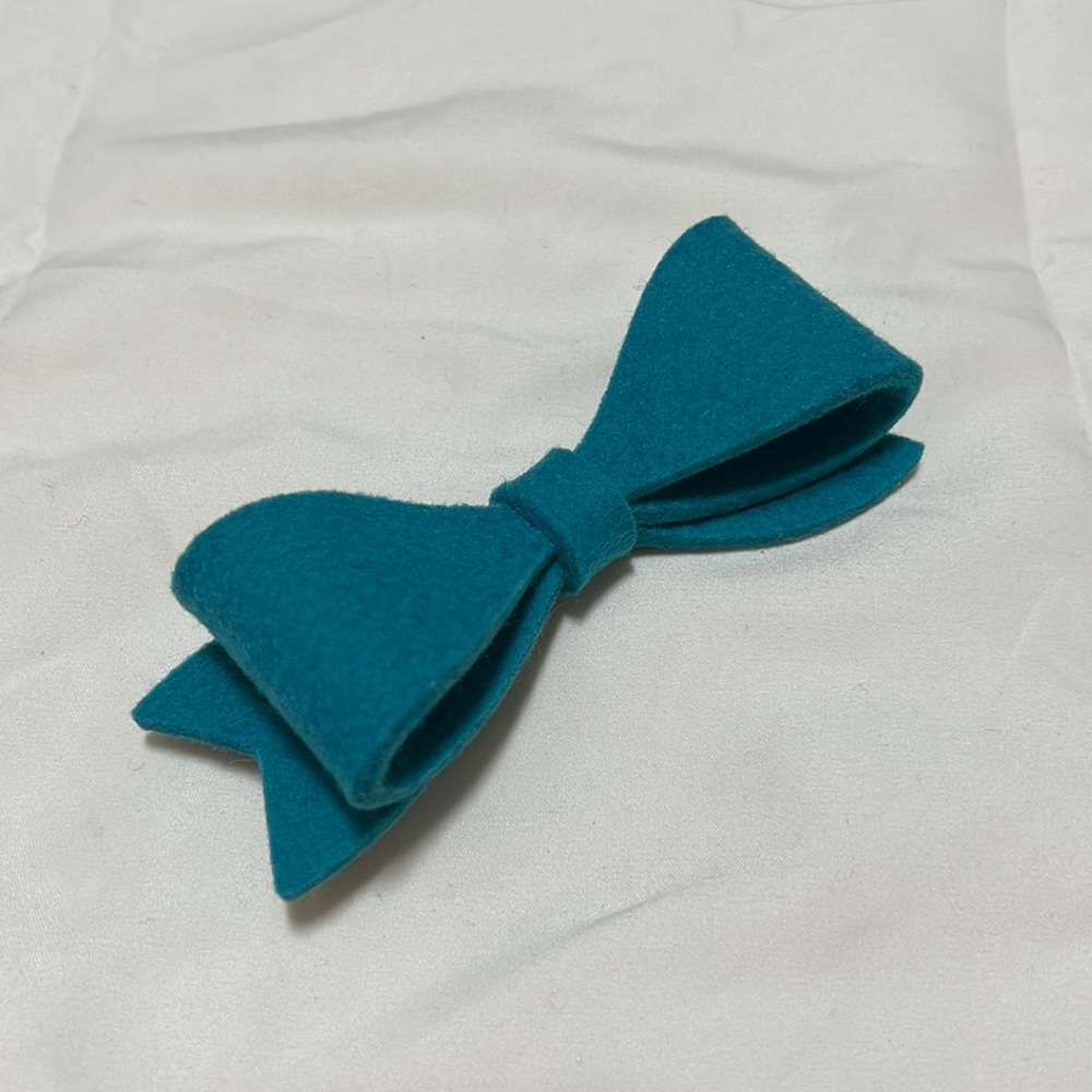 Turquoise Felt Clip-on Bow